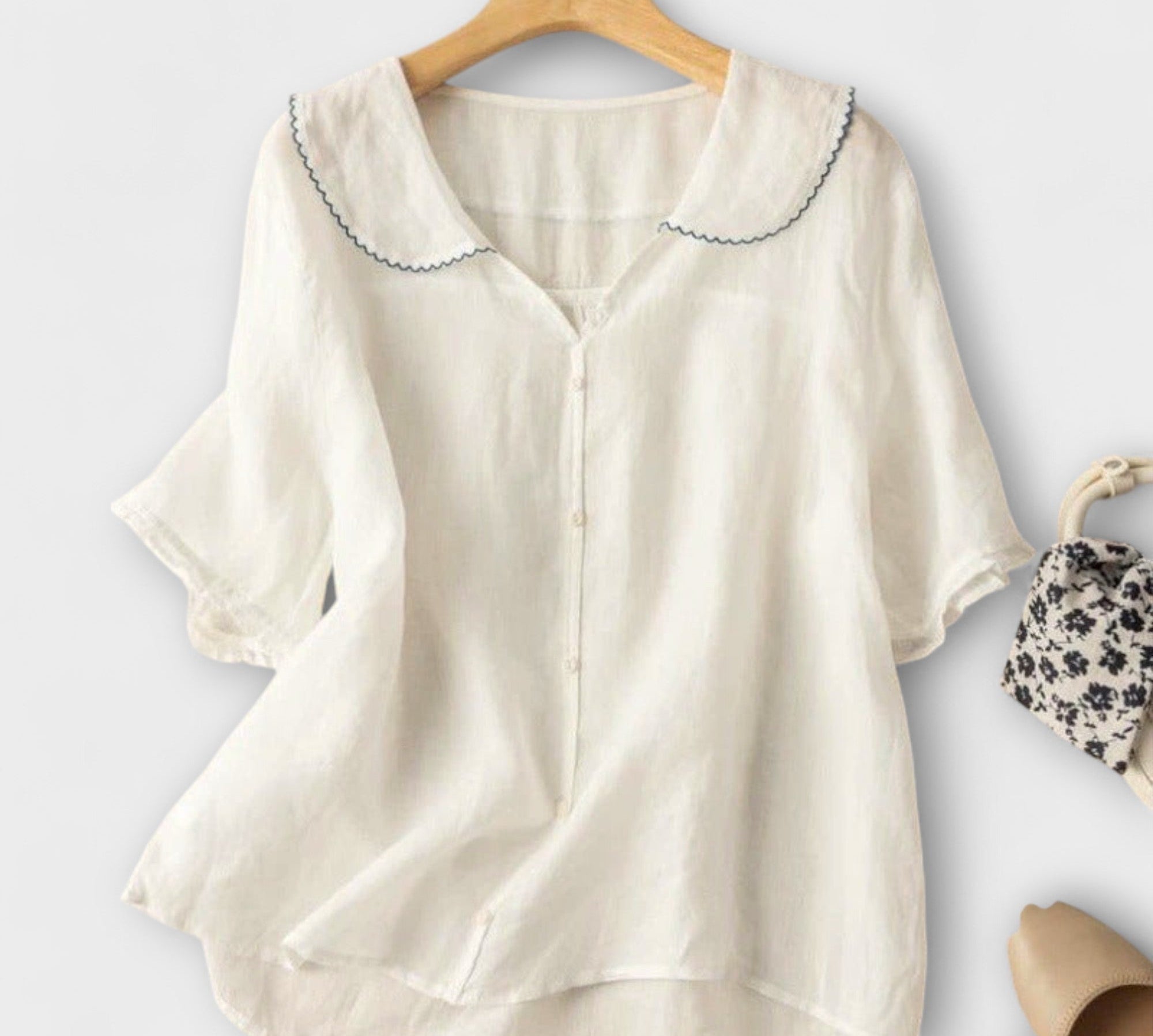 Brenda – Green linen shirt with a collar