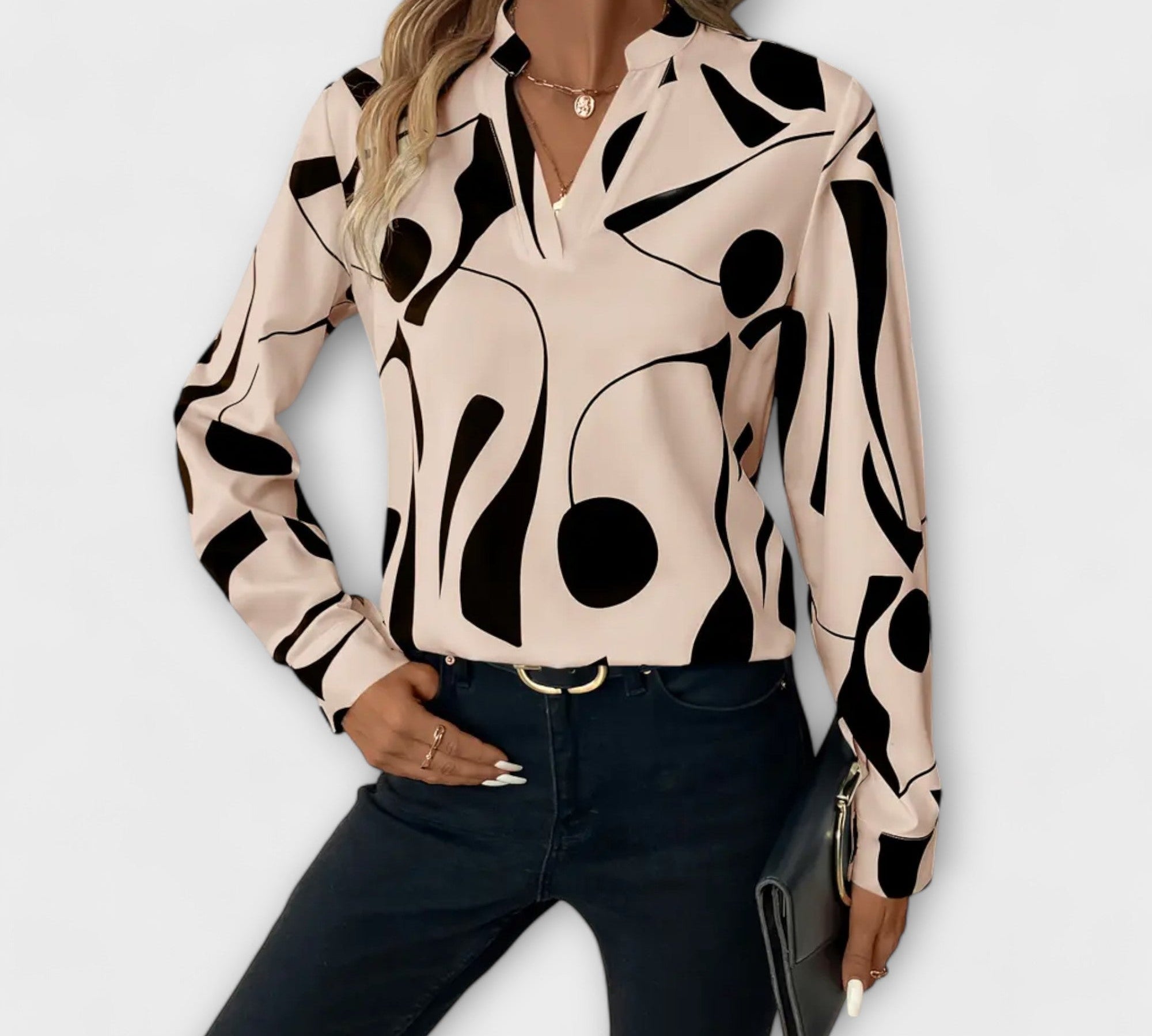 Edith - Black and white blouse with graphic pattern
