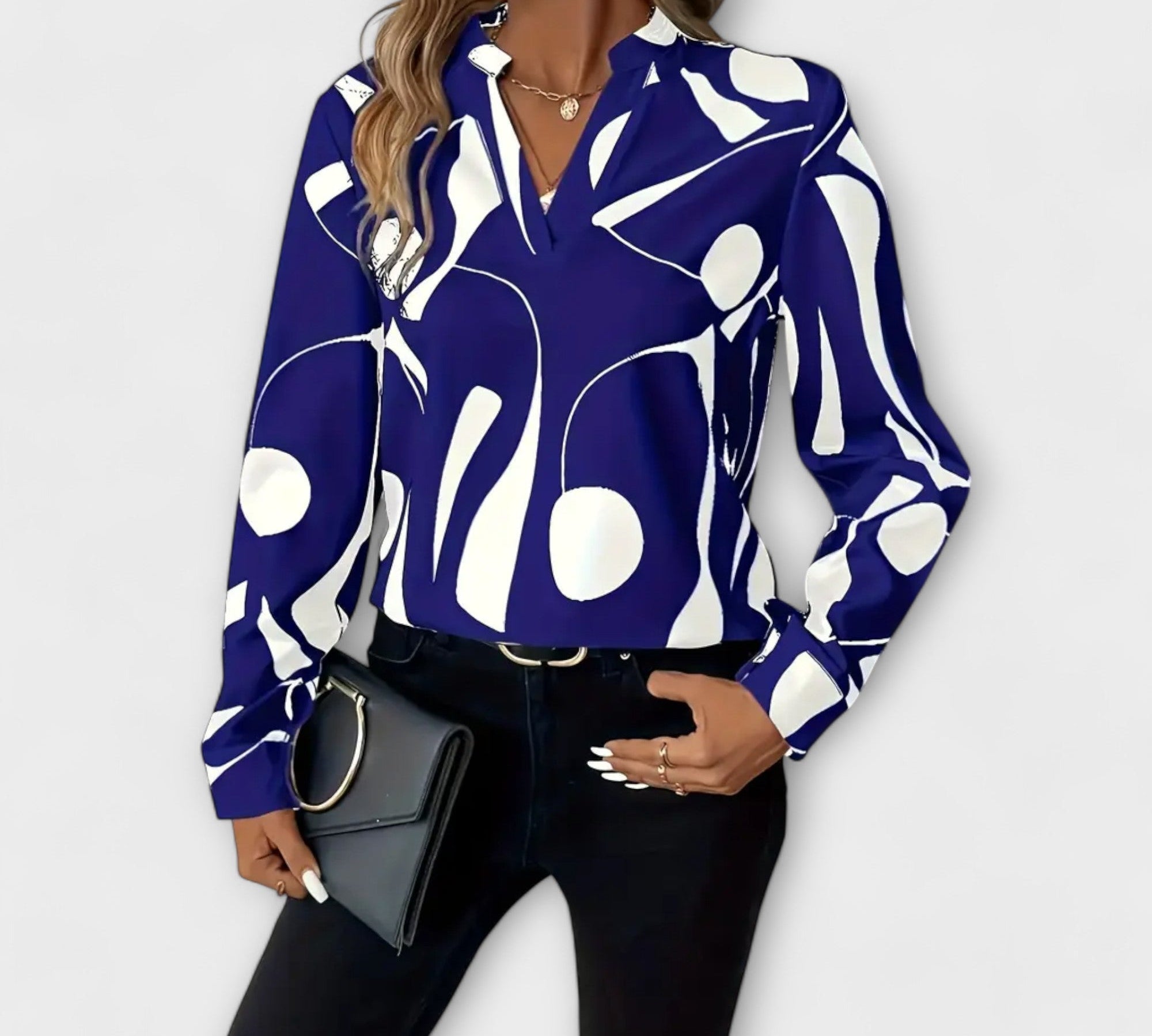 Edith - Black and white blouse with graphic pattern