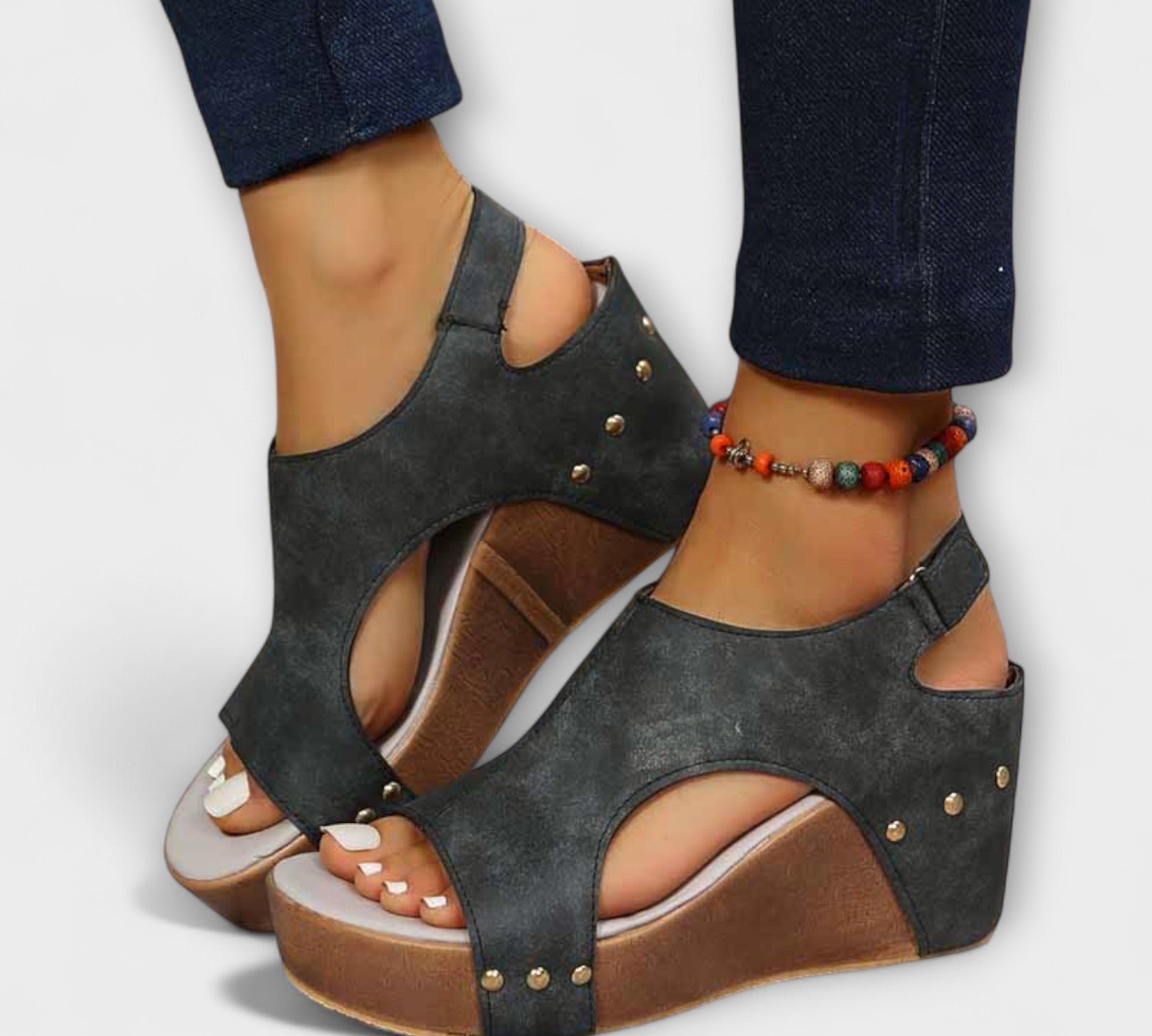Edeltraud - Women's sandals with studs